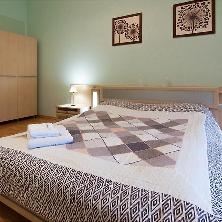 Home-Hotel Apartments-Mykhailivska Kiev Esterno foto