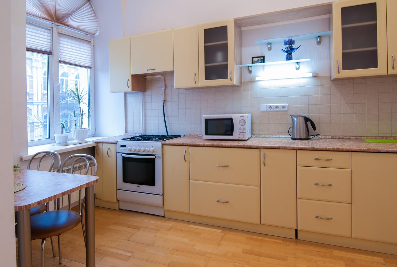 Home-Hotel Apartments-Mykhailivska Kiev Esterno foto