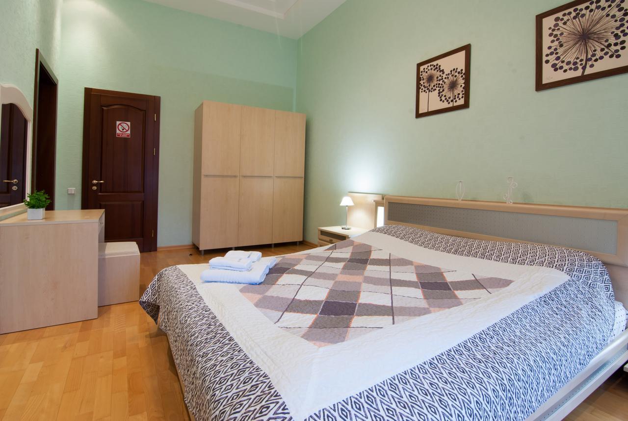 Home-Hotel Apartments-Mykhailivska Kiev Esterno foto