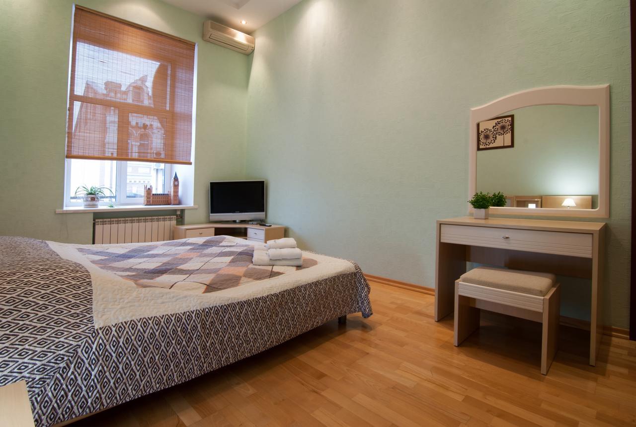 Home-Hotel Apartments-Mykhailivska Kiev Esterno foto
